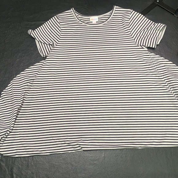 Gently Used LulaRoe Carly Dress (S) - Picture 3 of 6